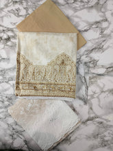 Elegant Unstitched Lawn Suit