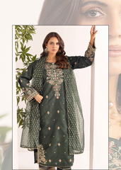 Simrans Serene Emerald – Festive Luxury Embroidered 3 Piece Suit